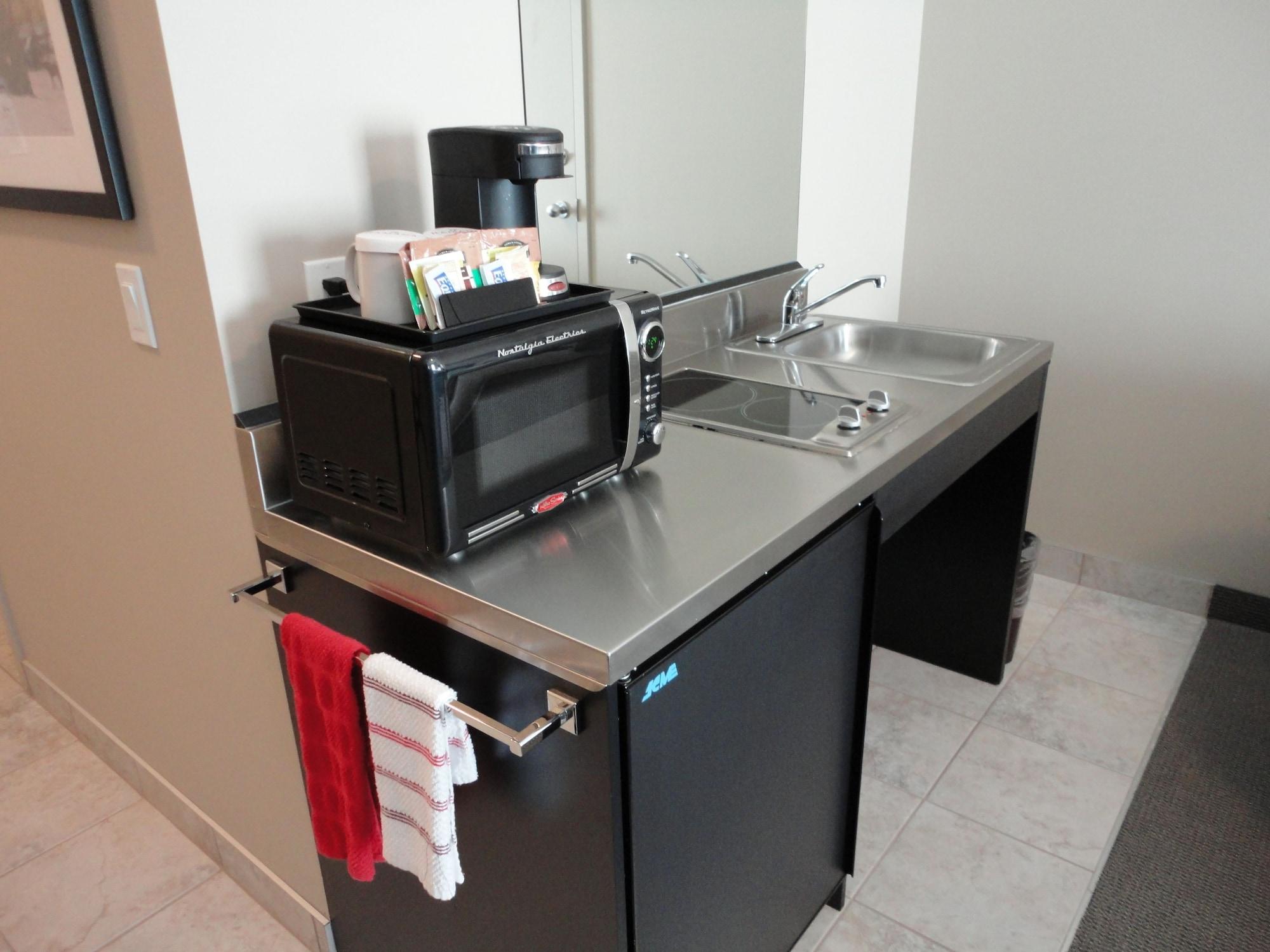 Ramada By Wyndham Emerald Park/Regina East Extérieur photo