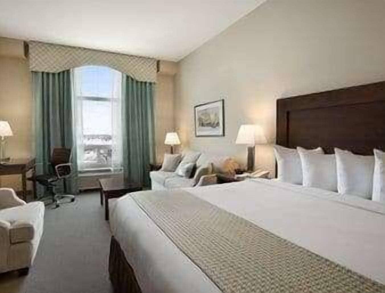 Ramada By Wyndham Emerald Park/Regina East Extérieur photo