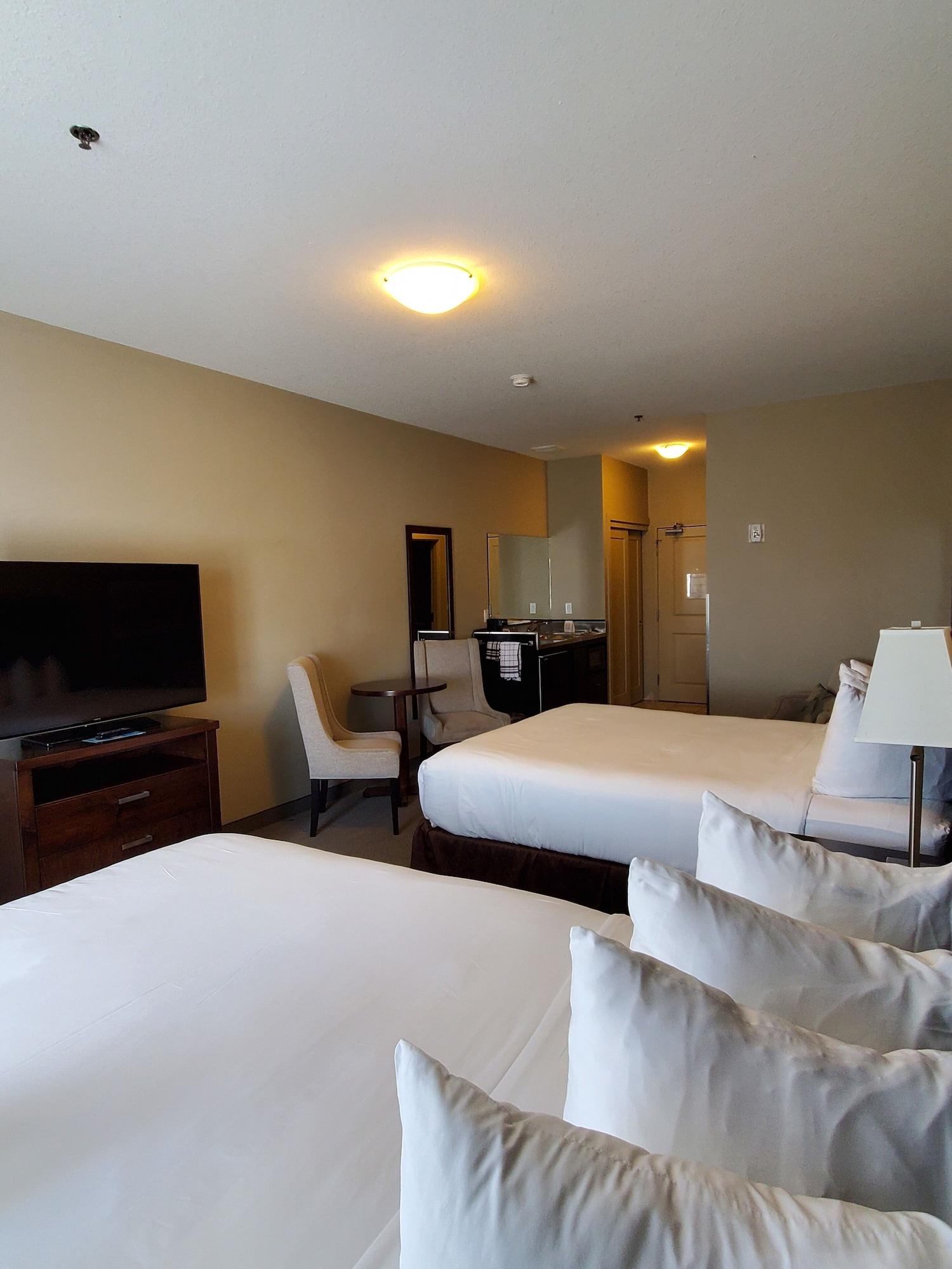 Ramada By Wyndham Emerald Park/Regina East Extérieur photo