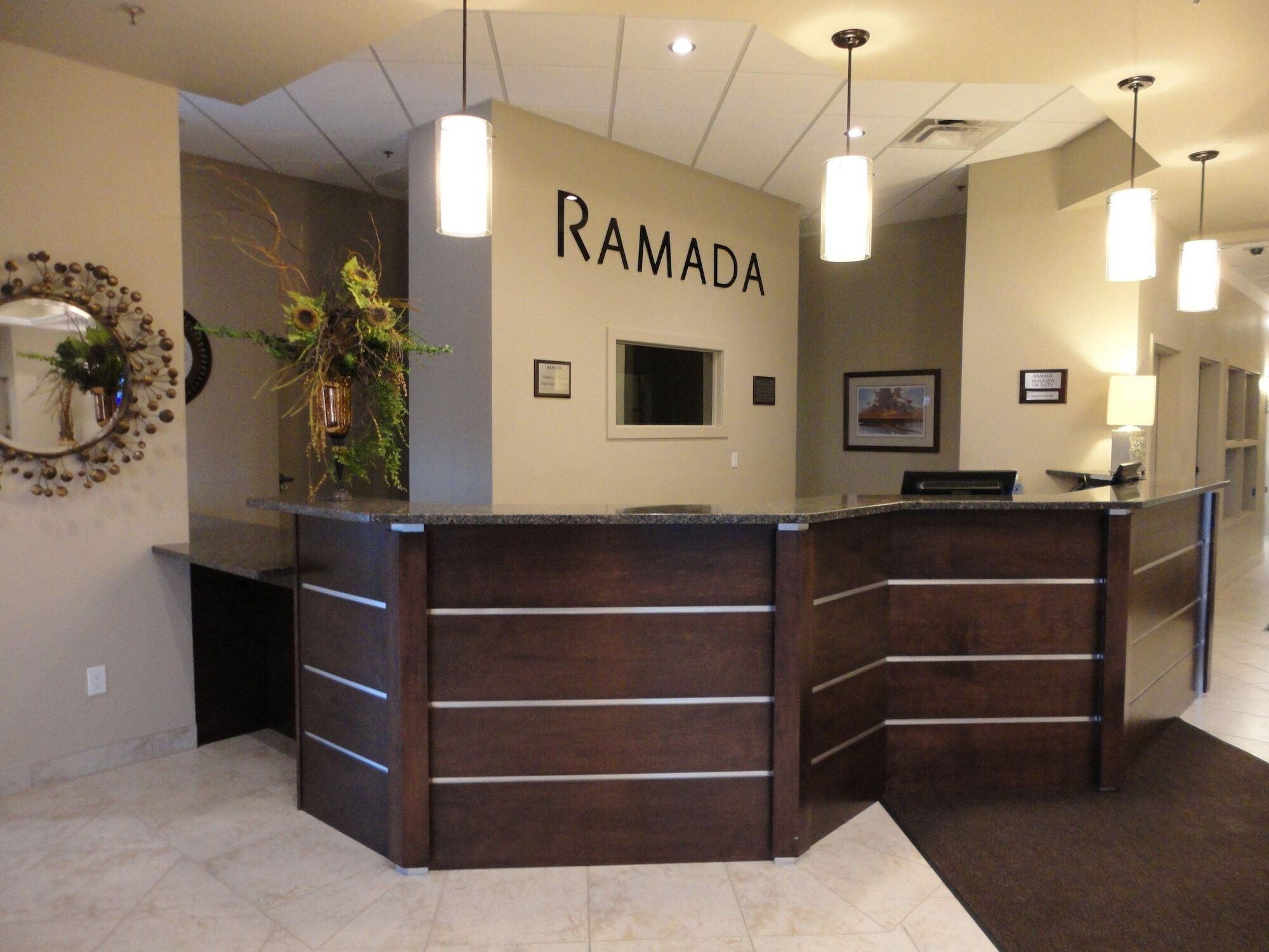 Ramada By Wyndham Emerald Park/Regina East Extérieur photo